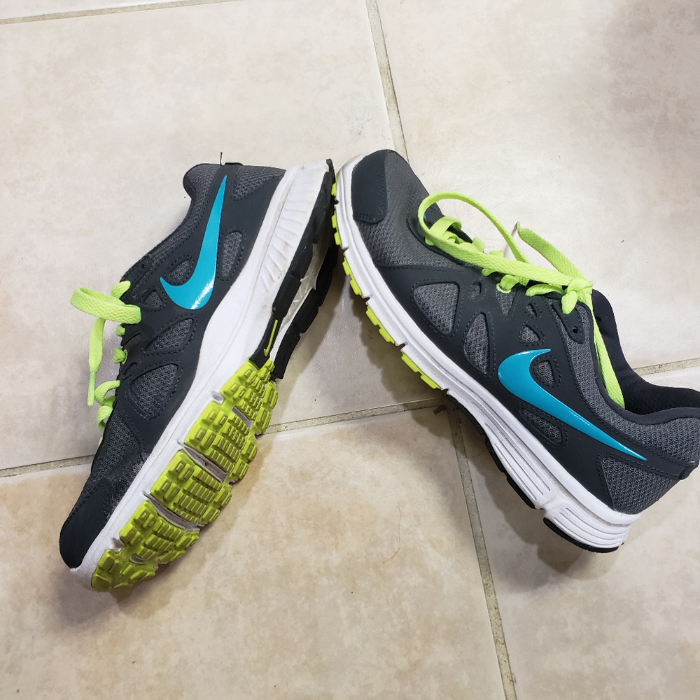 Nike Revolution 2, Sz 7